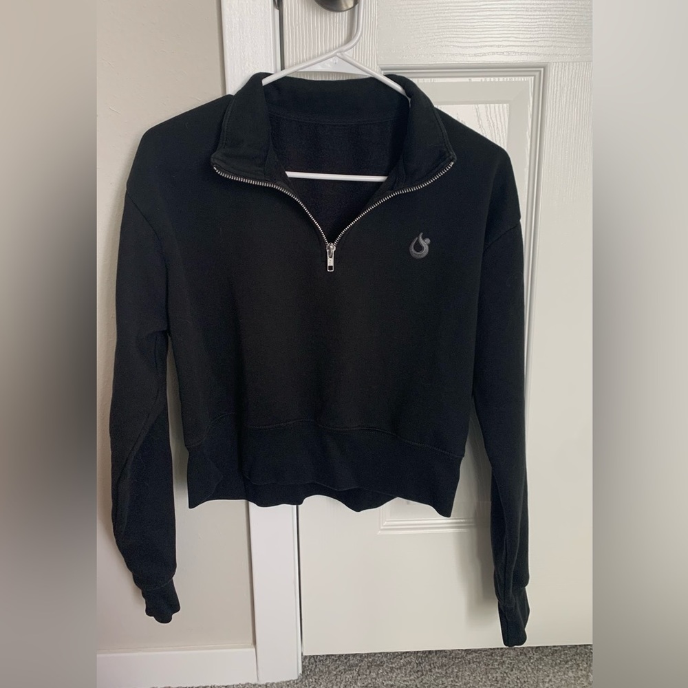 Hotworx black quarter zip crop sweatshirt
